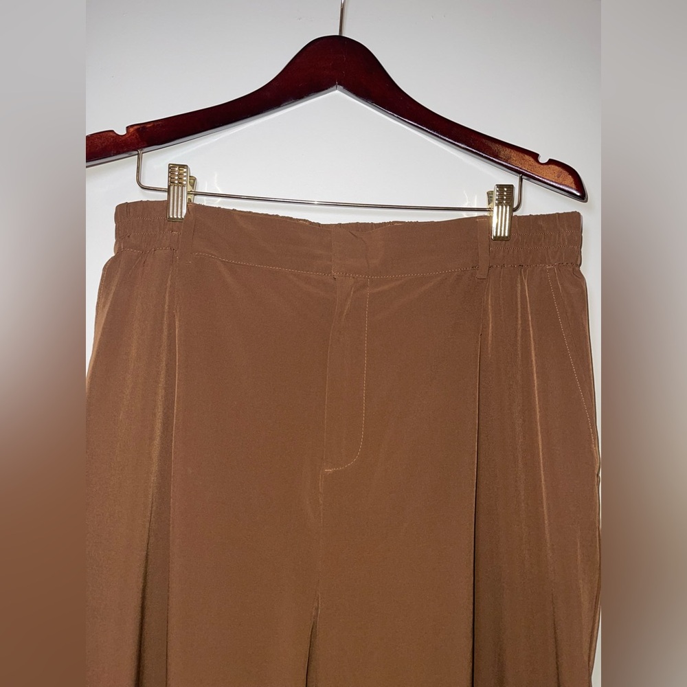 ALO Yoga Women's Brown Relaxed Pleated Dress Pants size Large / 12 US - Picture 2 of 12